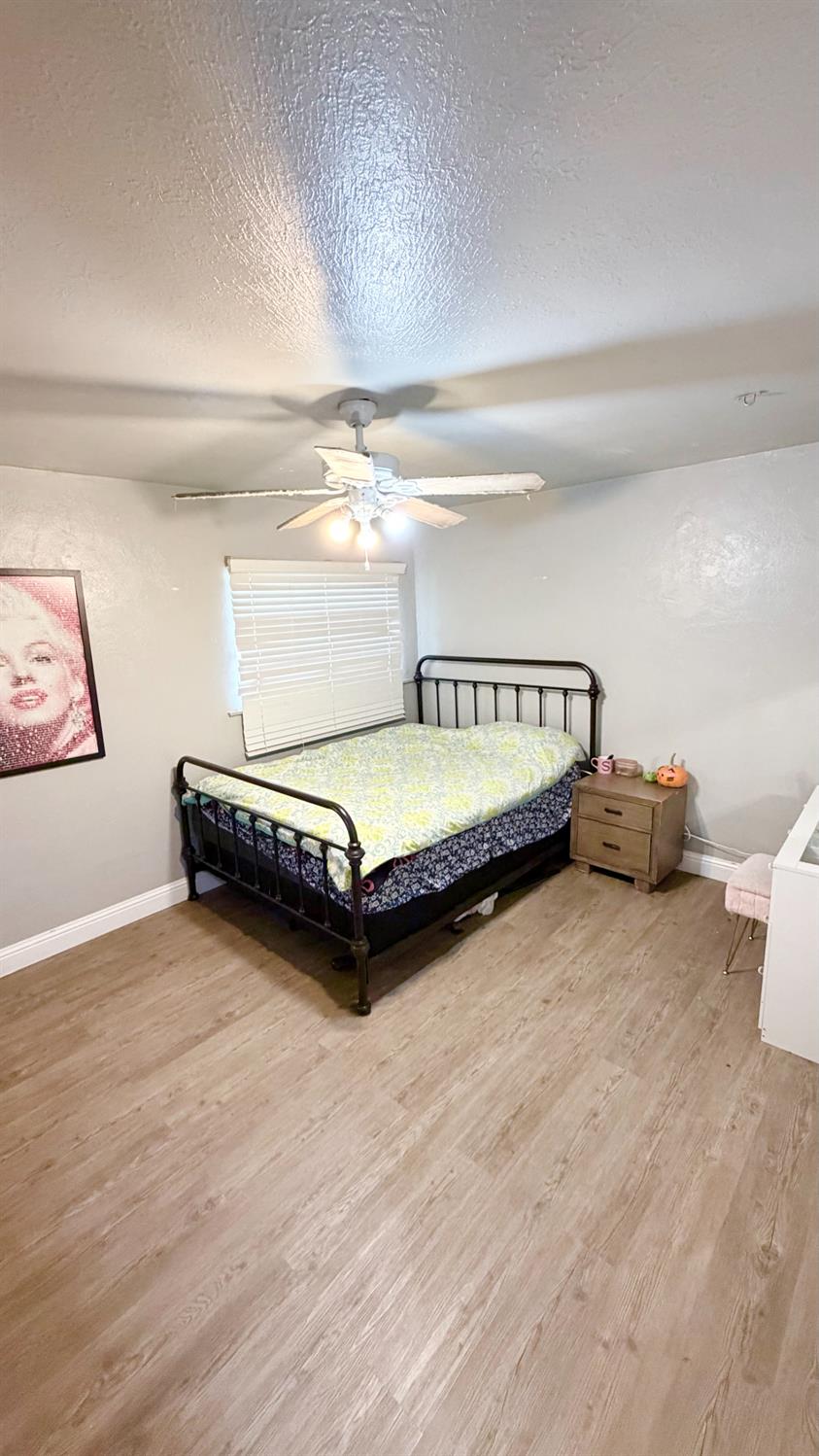 1328 Loftus Ln, Fresno, CA 93710