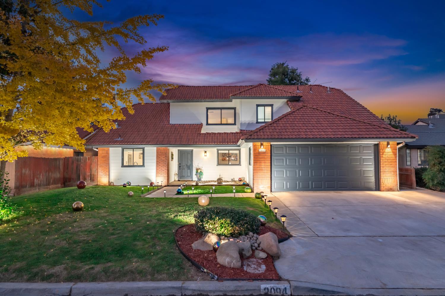 2094 E El Paso Ave, Fresno, CA 93720