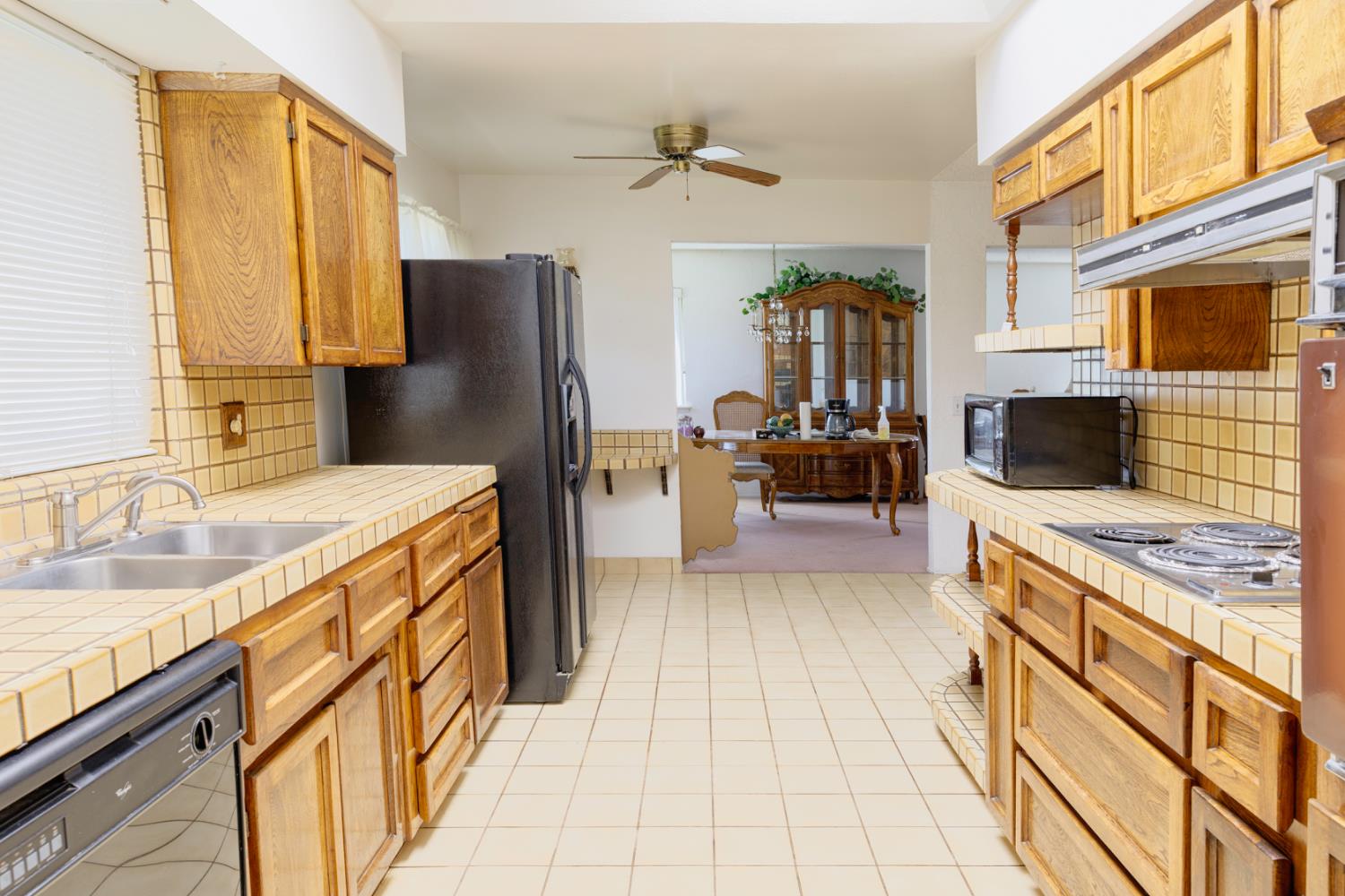 1418 W Palo Alto Ave, Fresno, CA 93711