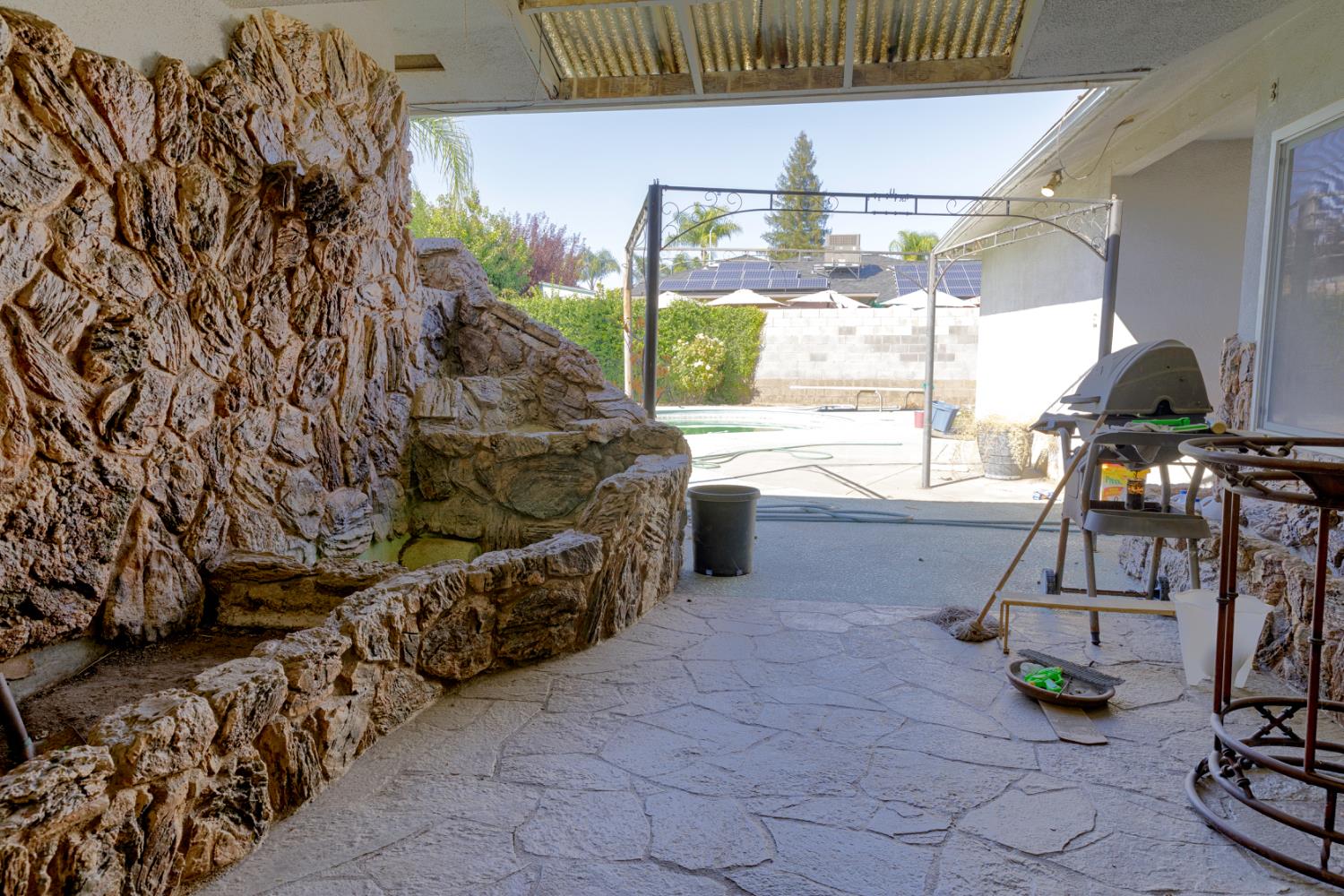 1418 W Palo Alto Ave, Fresno, CA 93711