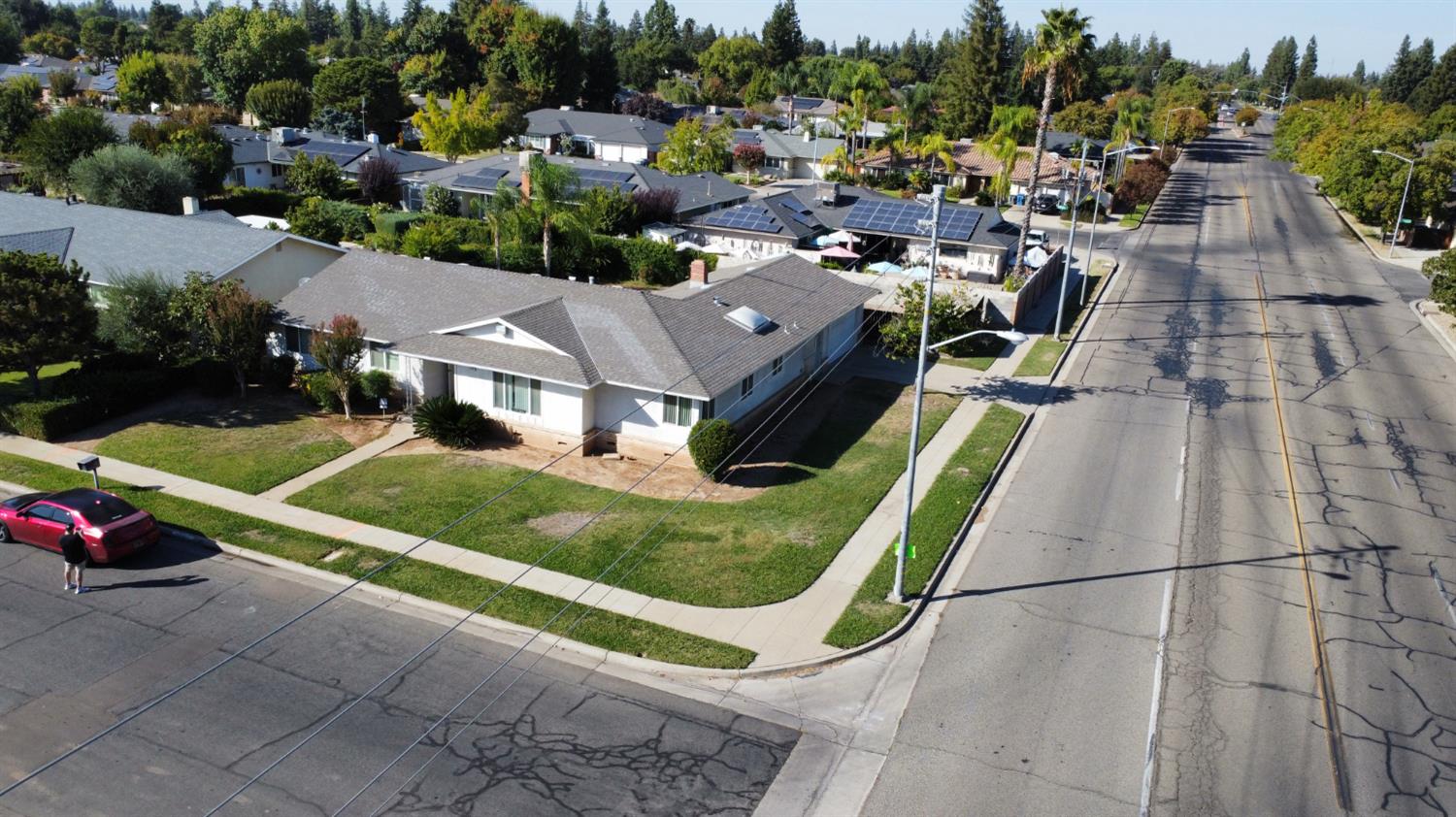 1418 W Palo Alto Ave, Fresno, CA 93711