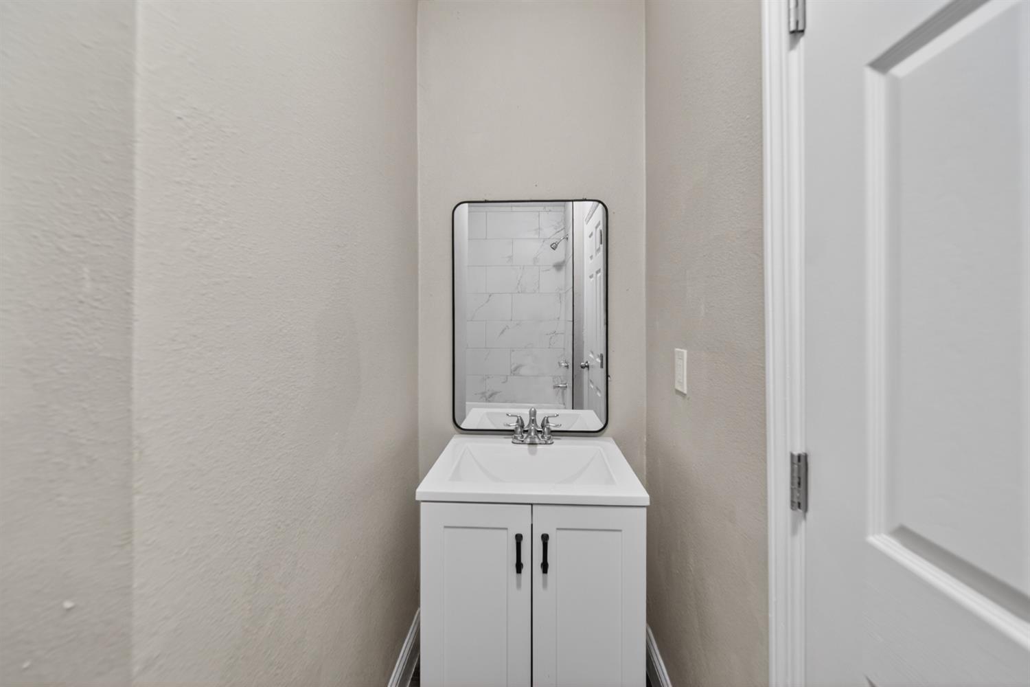 3231 E Townsend Ave, Fresno, CA 93702