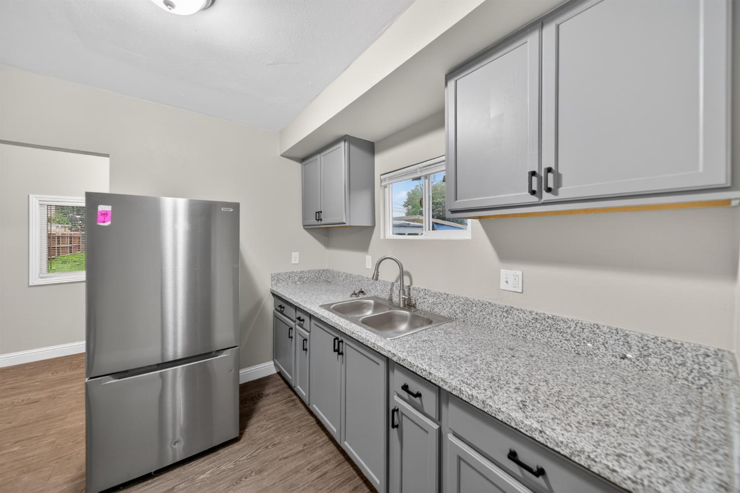 3231 E Townsend Ave, Fresno, CA 93702