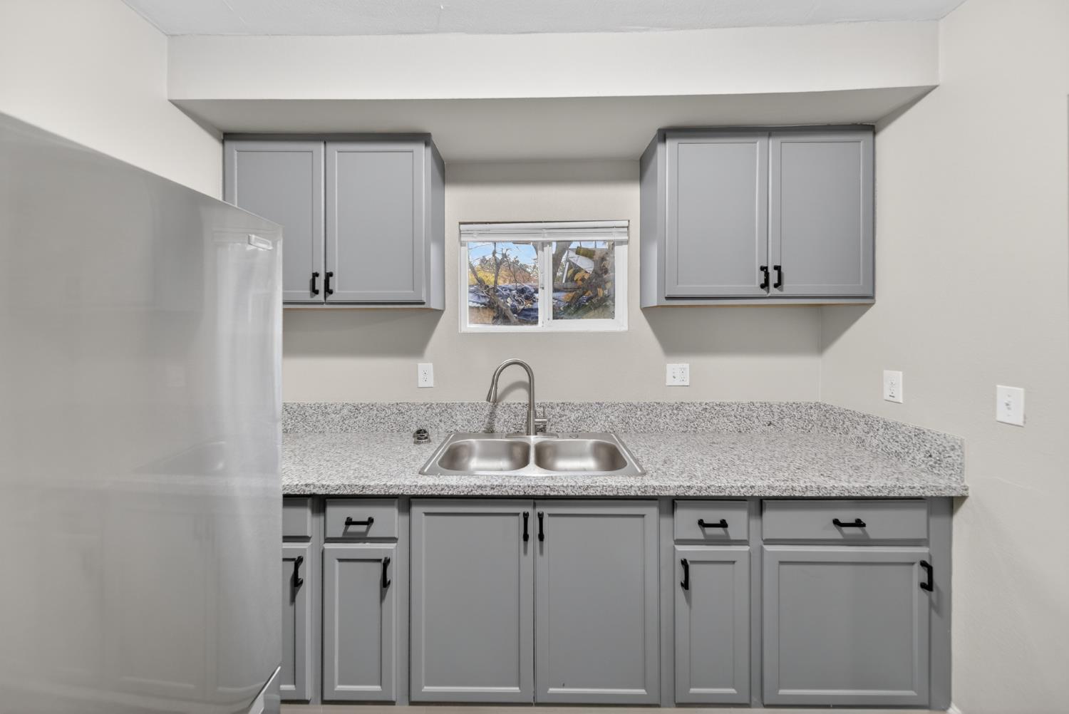 3231 E Townsend Ave, Fresno, CA 93702