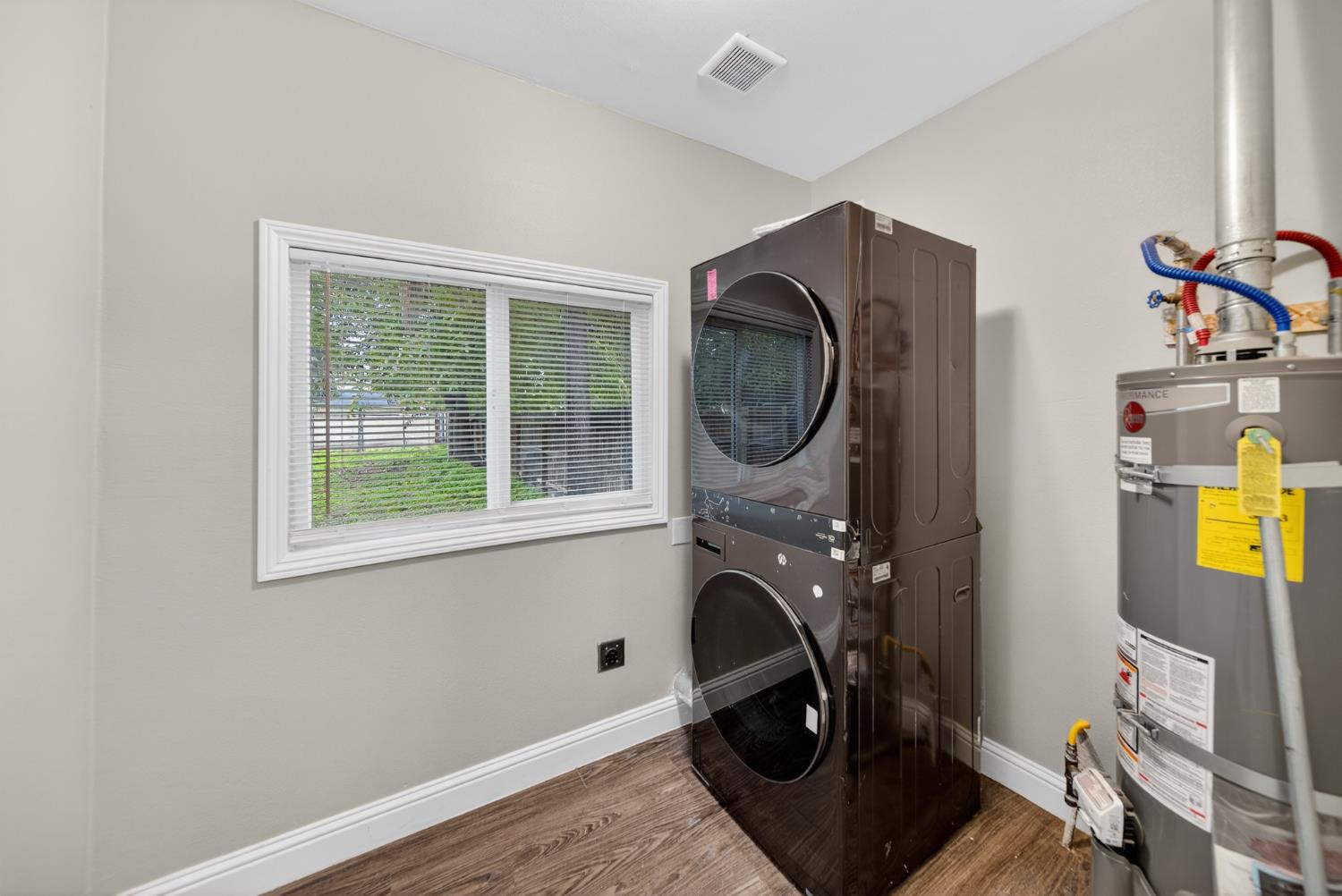 3231 E Townsend Ave, Fresno, CA 93702