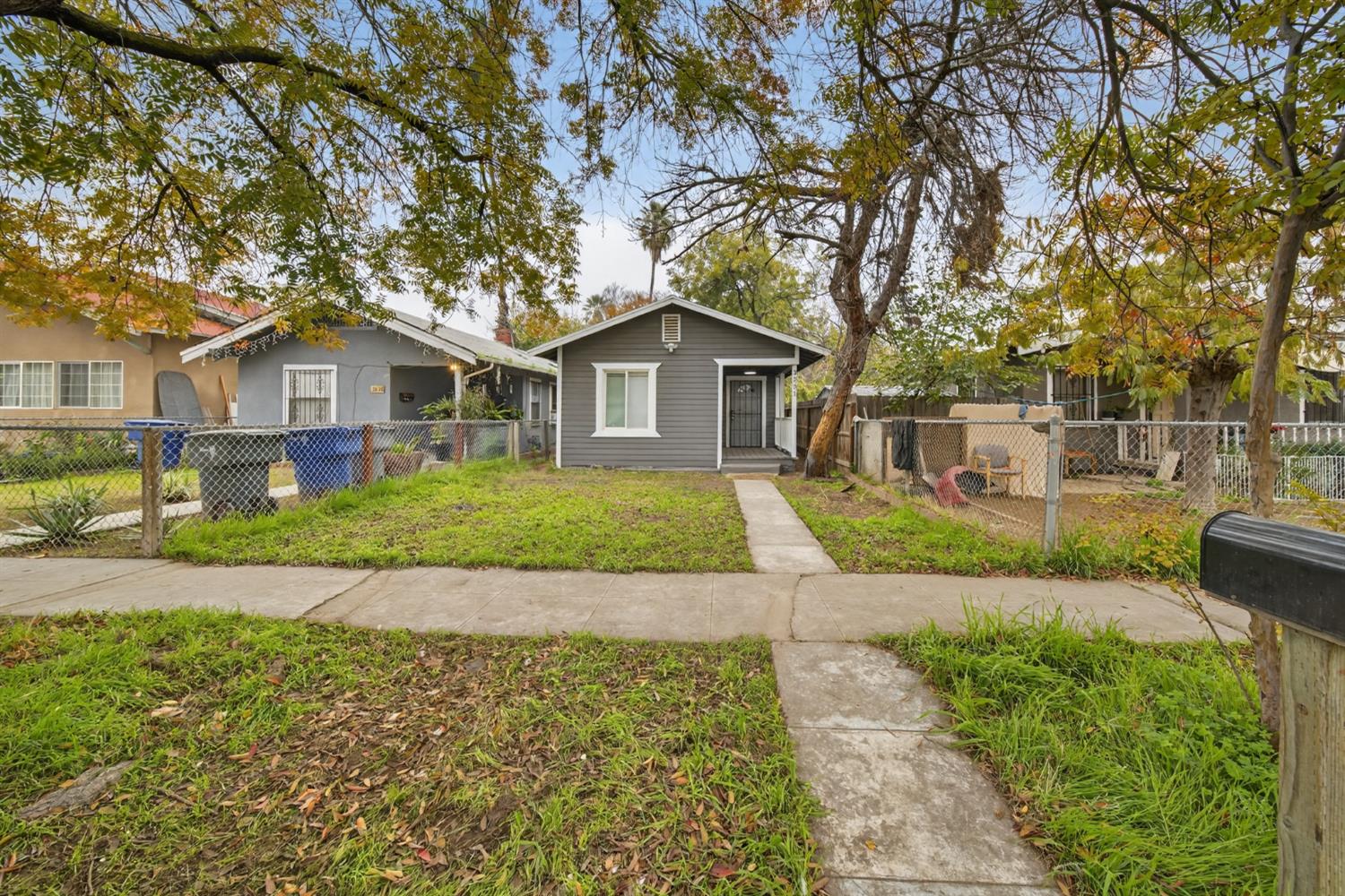 3231 E Townsend Ave, Fresno, CA 93702