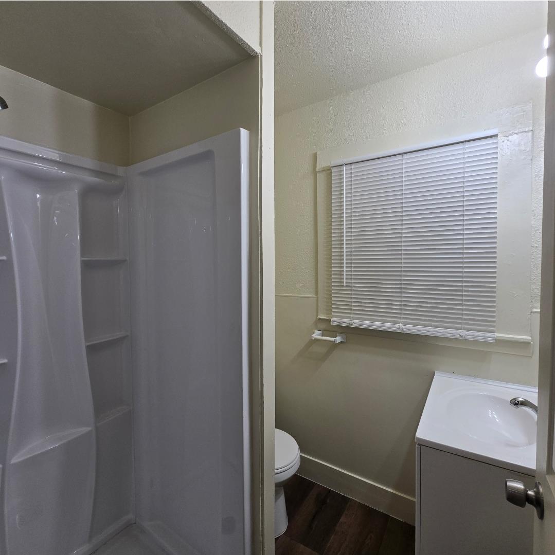 5251 N State St, Fresno, CA 93722