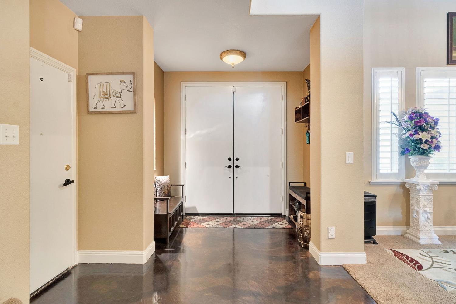 2524 E Granada Ave, Fresno, CA 93720