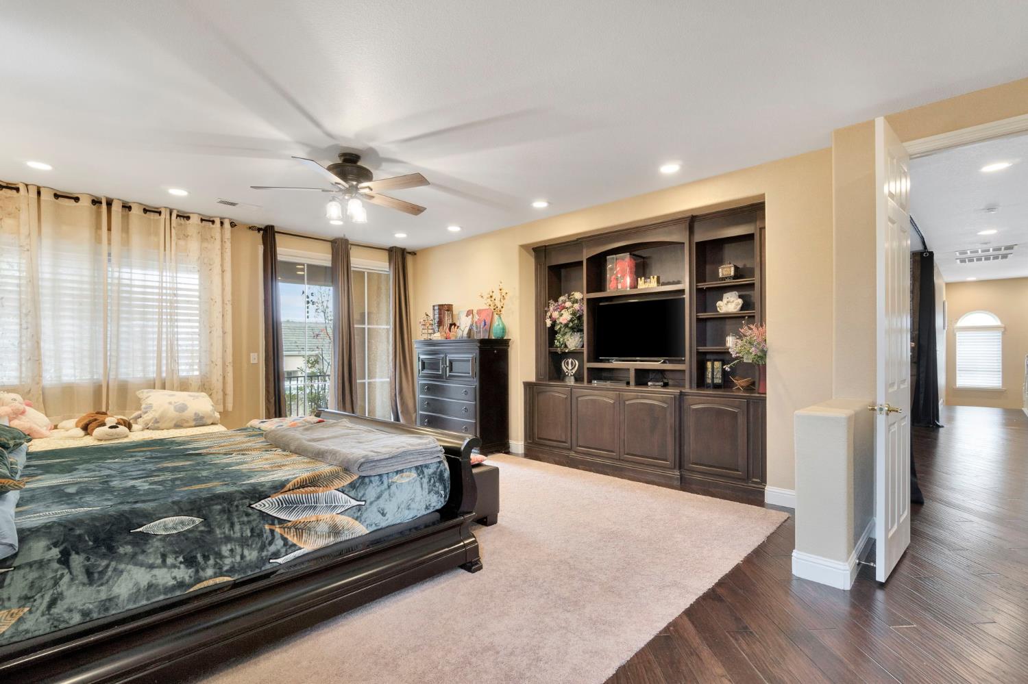 2524 E Granada Ave, Fresno, CA 93720