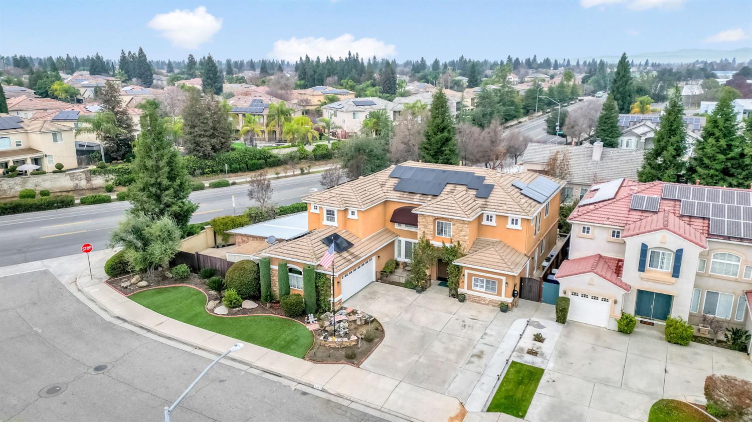 2524 E Granada Ave, Fresno, CA 93720