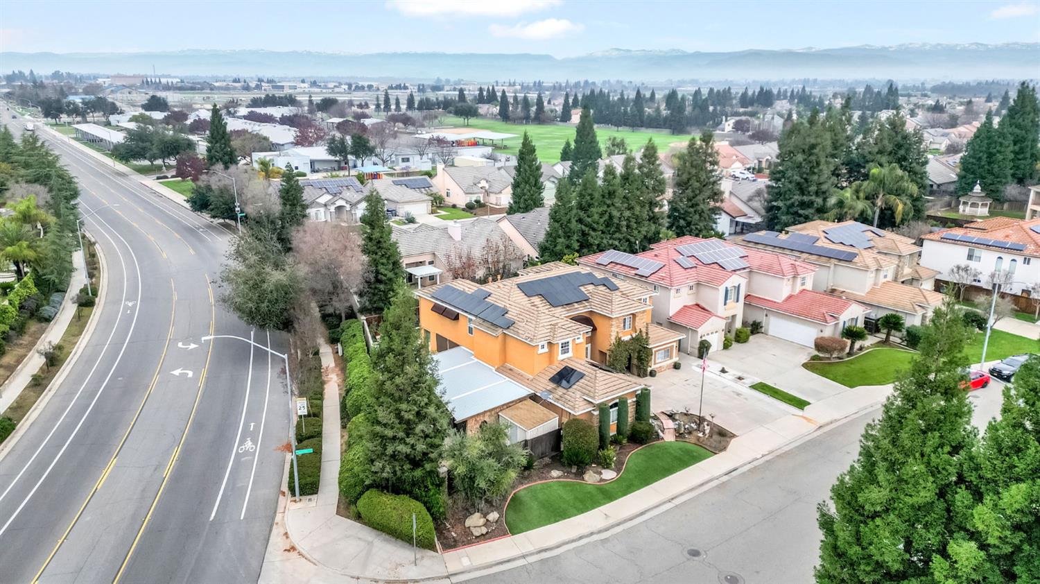 2524 E Granada Ave, Fresno, CA 93720