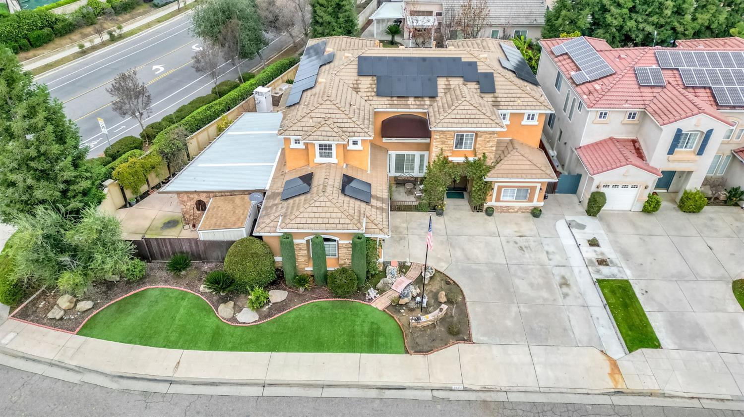 2524 E Granada Ave, Fresno, CA 93720