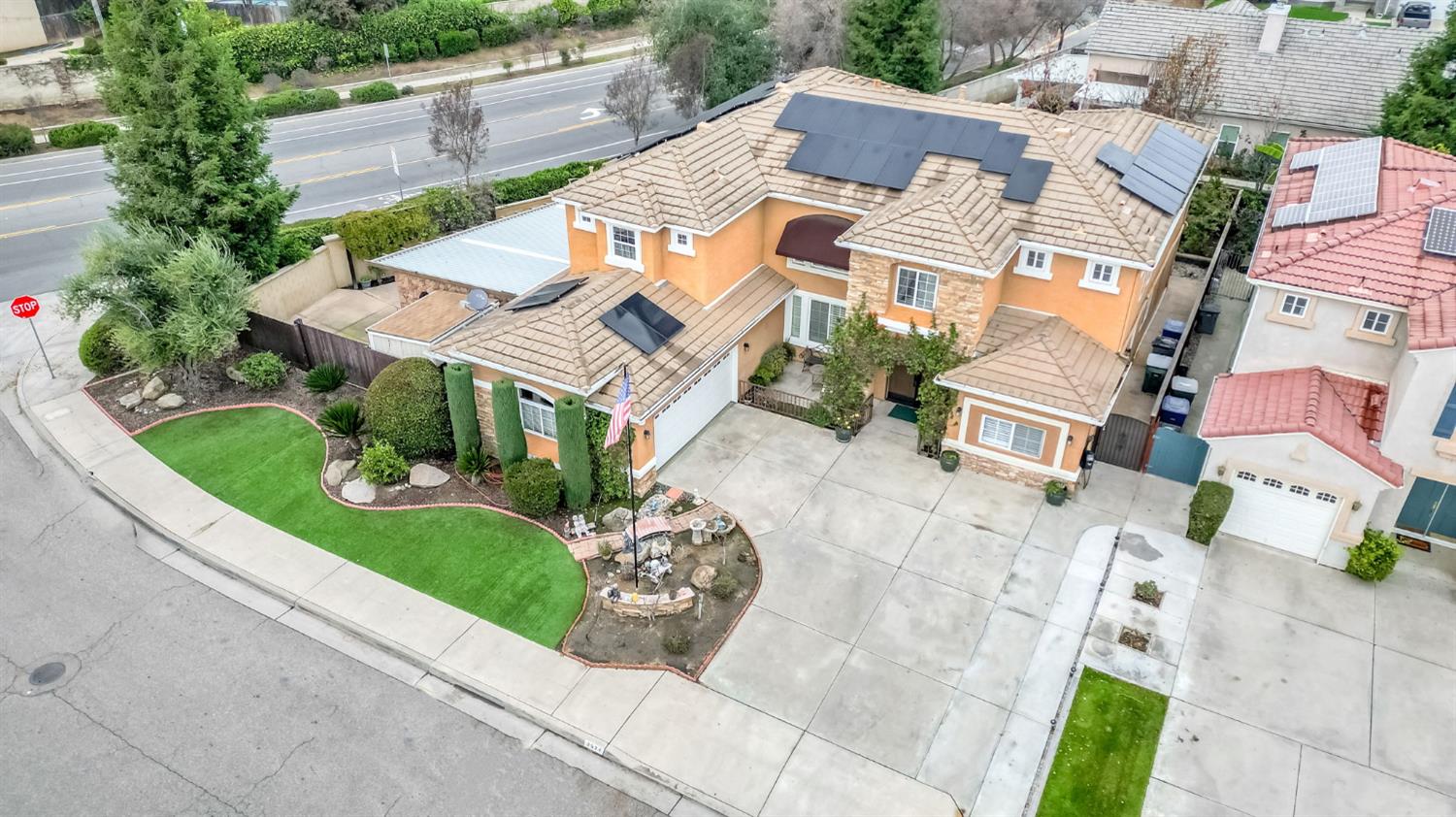 2524 E Granada Ave, Fresno, CA 93720