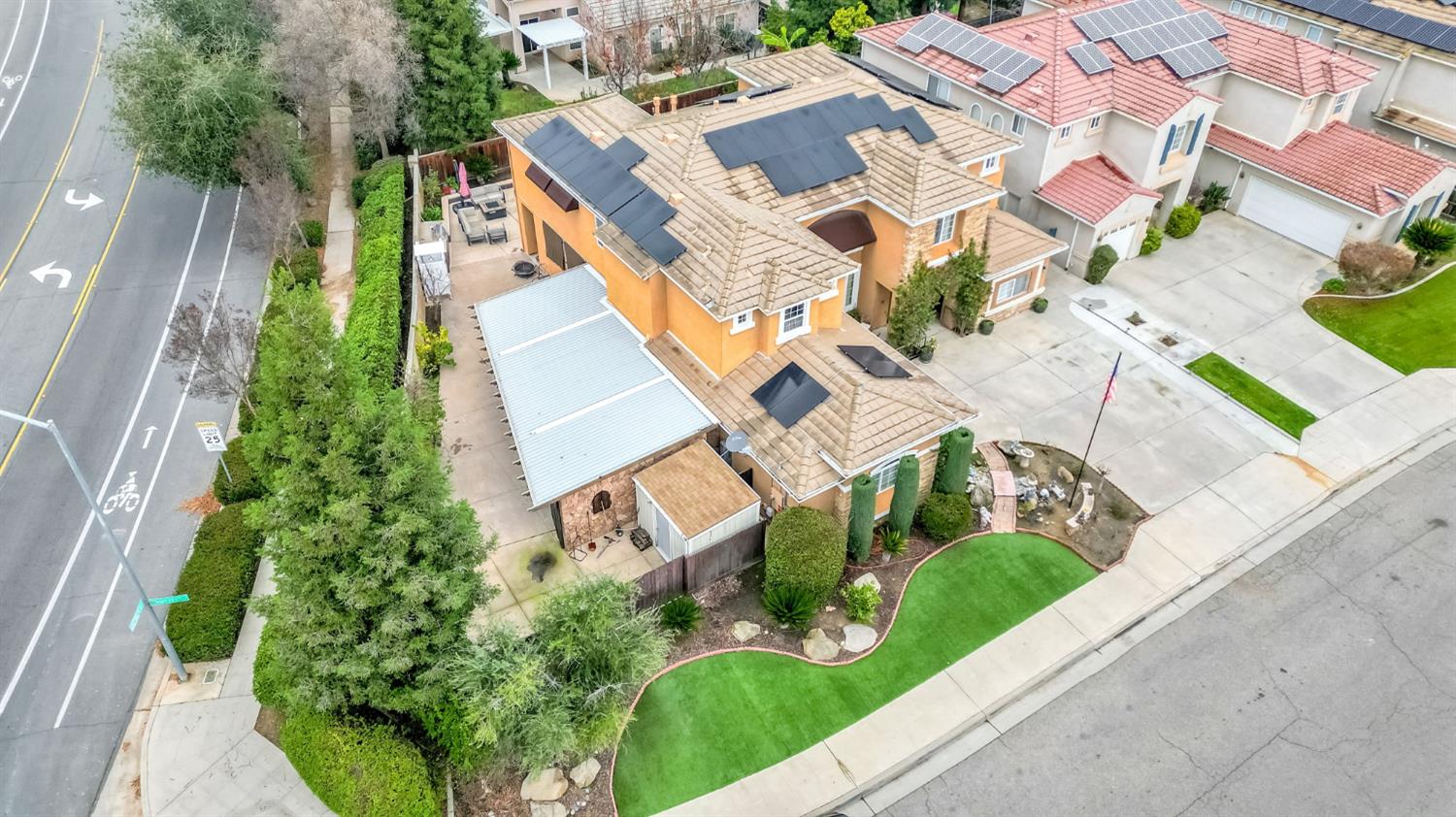 2524 E Granada Ave, Fresno, CA 93720