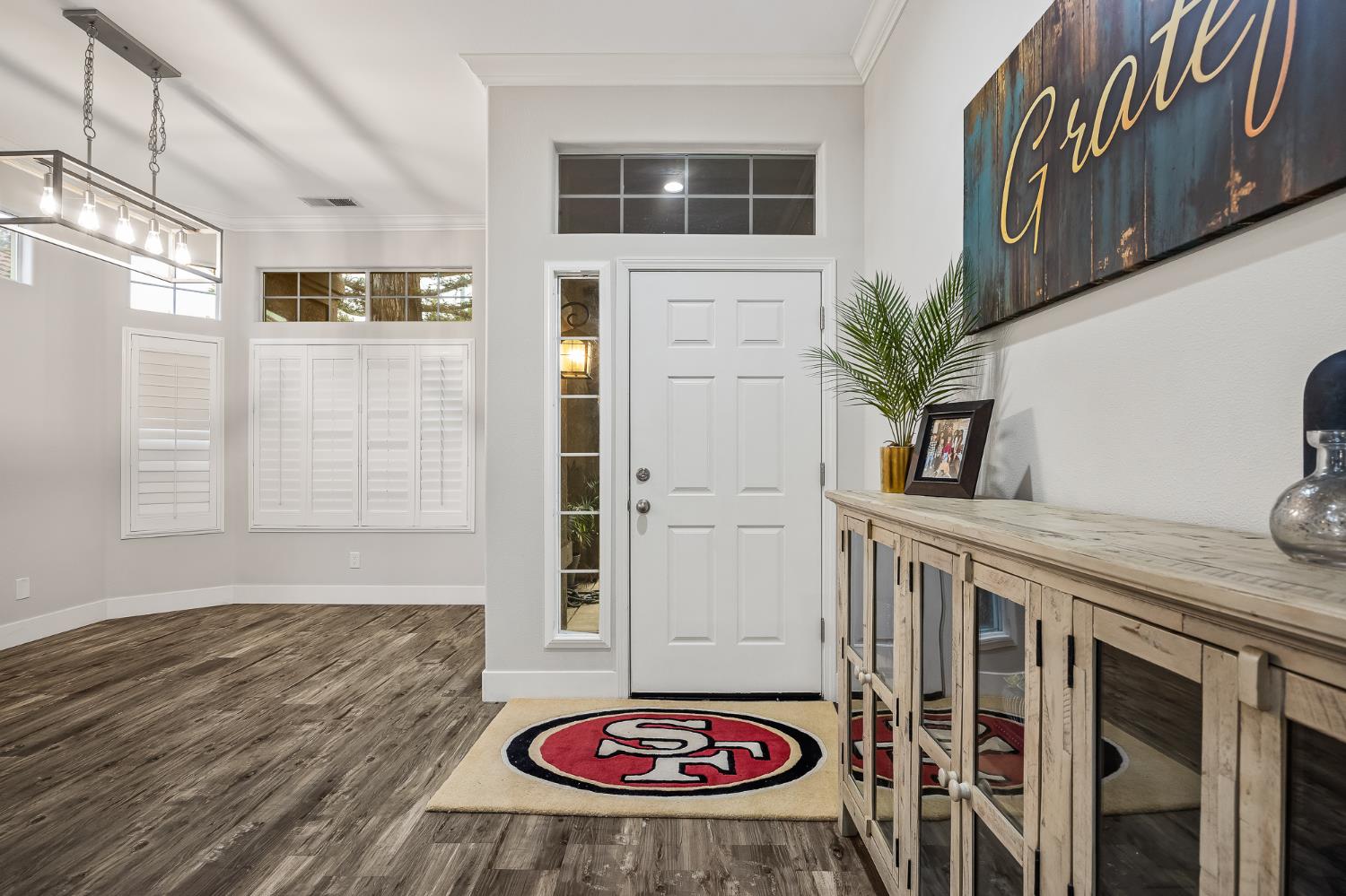 6168 N Stockdale Dr, Fresno, CA 93722