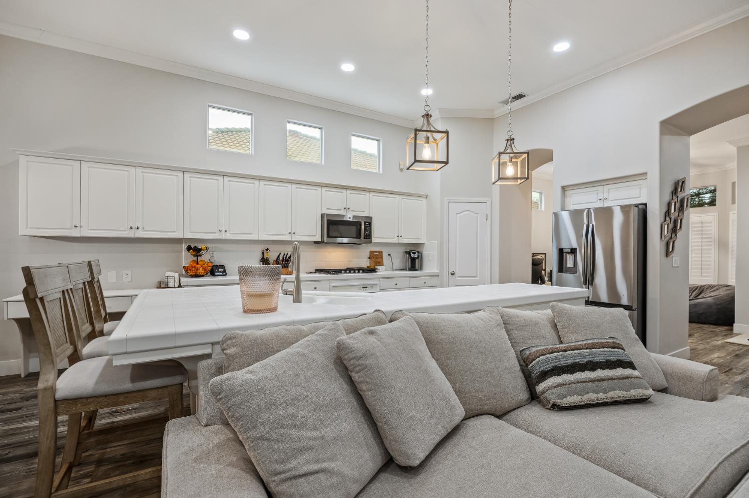 6168 N Stockdale Dr, Fresno, CA 93722