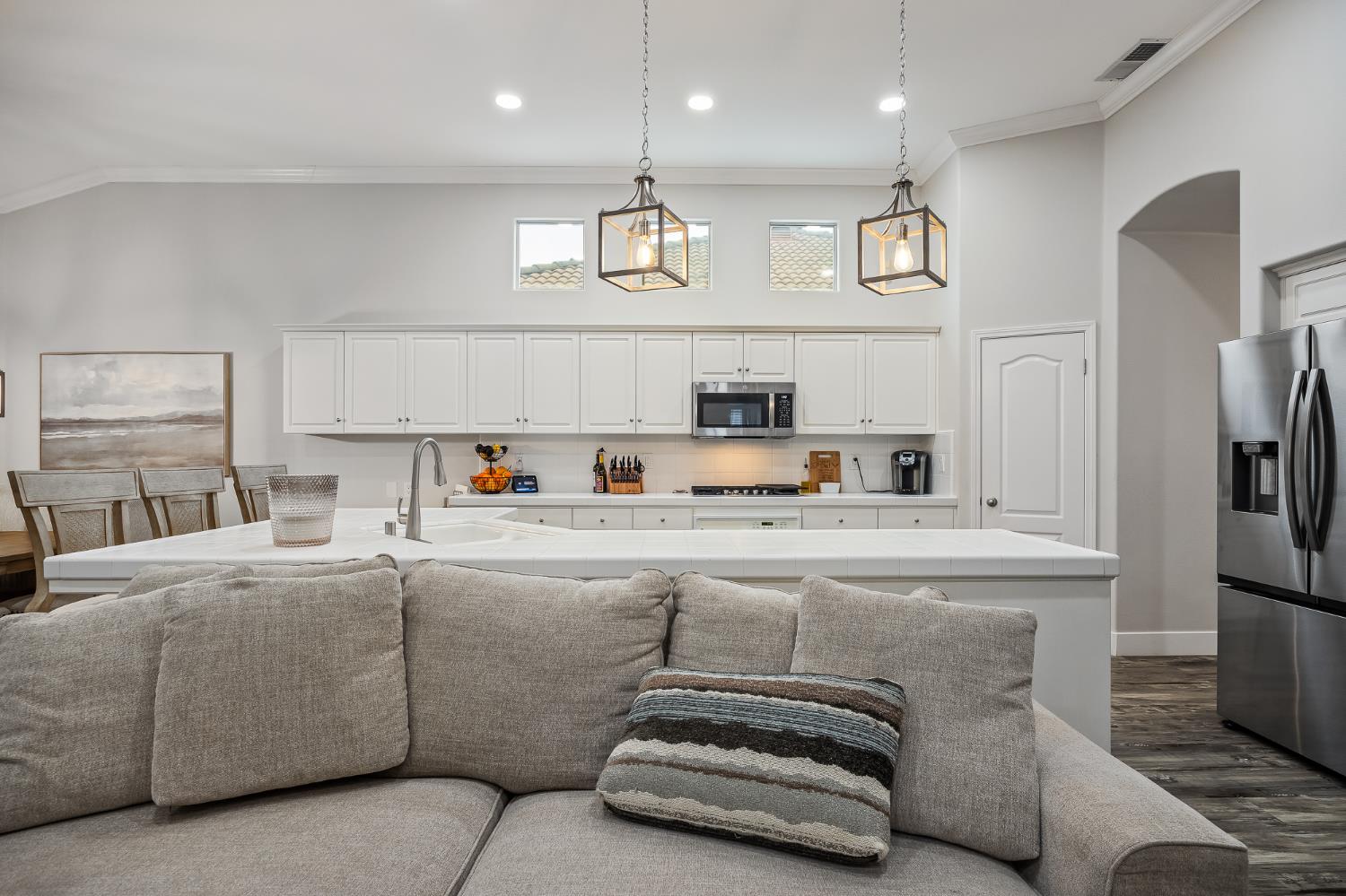 6168 N Stockdale Dr, Fresno, CA 93722