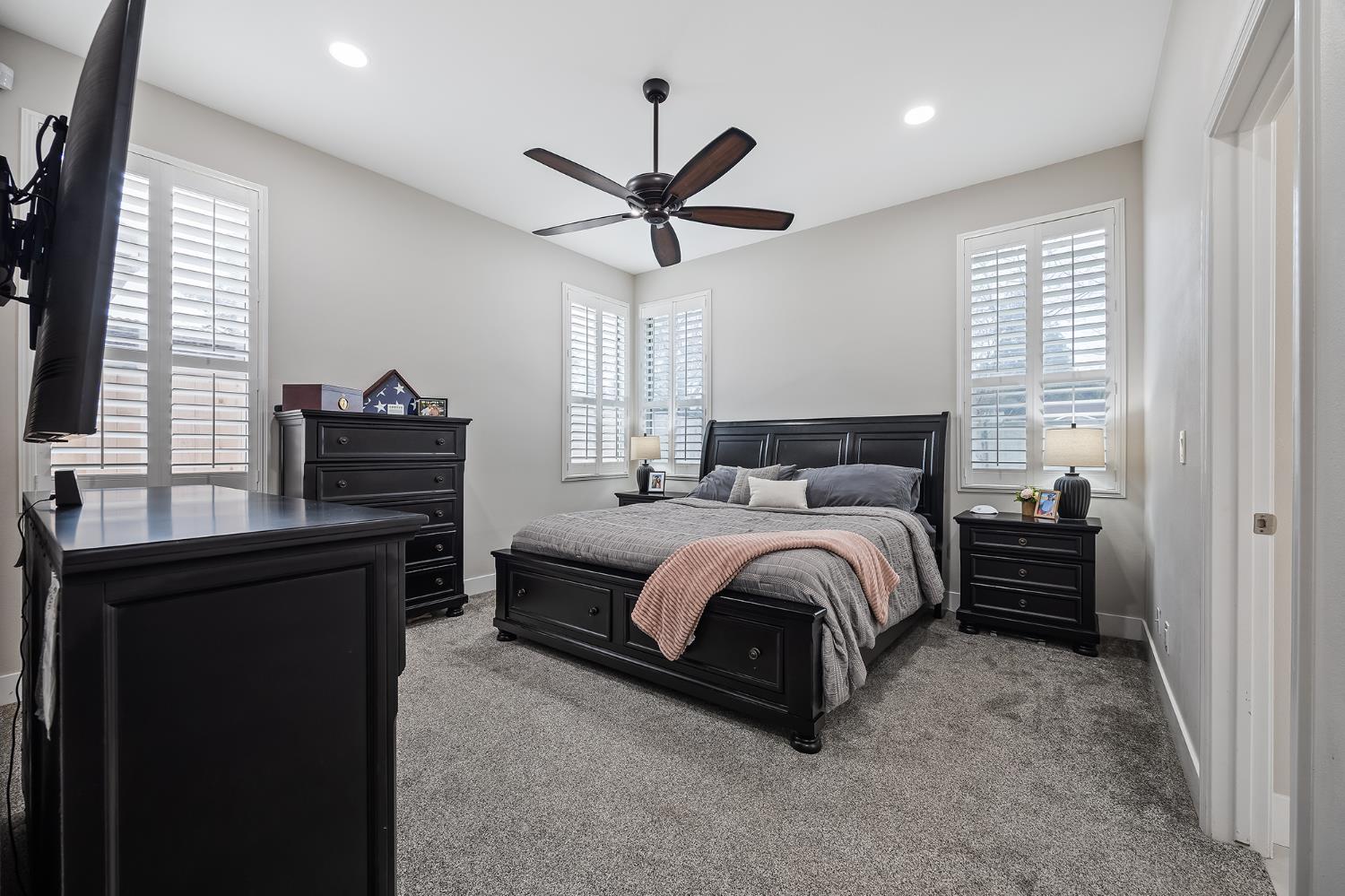 6168 N Stockdale Dr, Fresno, CA 93722