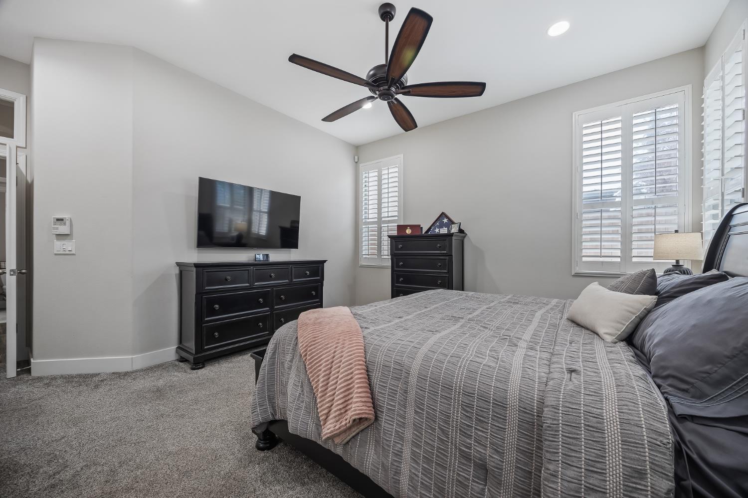 6168 N Stockdale Dr, Fresno, CA 93722