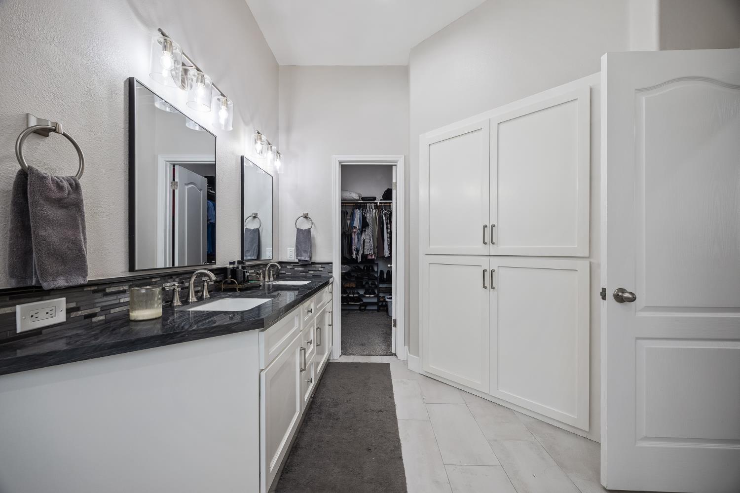 6168 N Stockdale Dr, Fresno, CA 93722