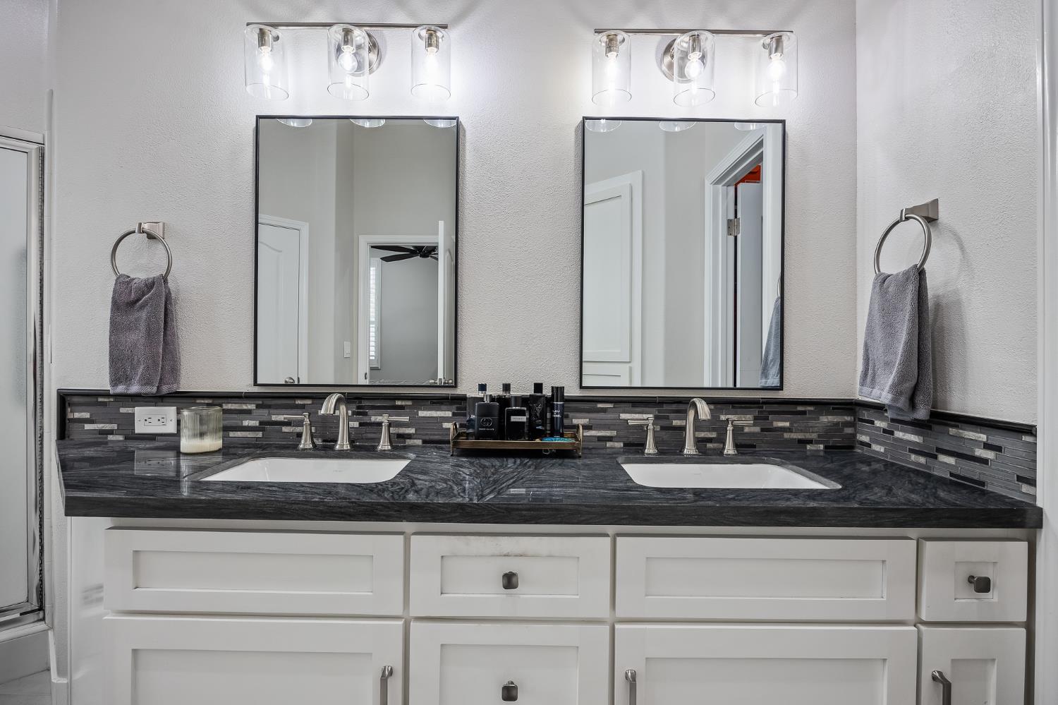 6168 N Stockdale Dr, Fresno, CA 93722