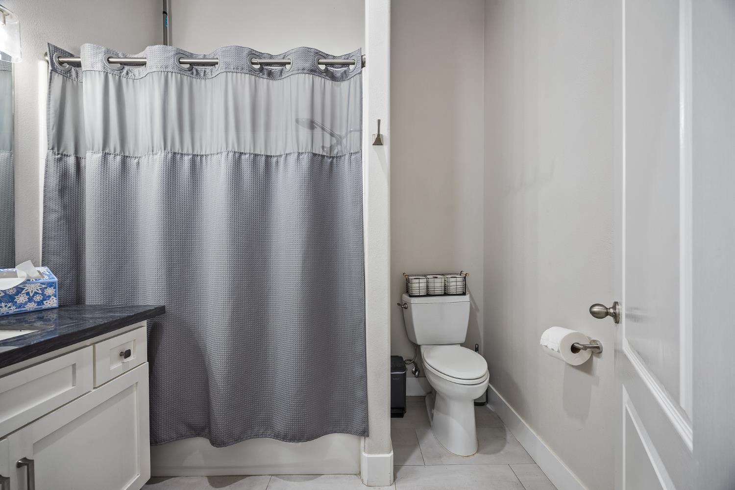 6168 N Stockdale Dr, Fresno, CA 93722