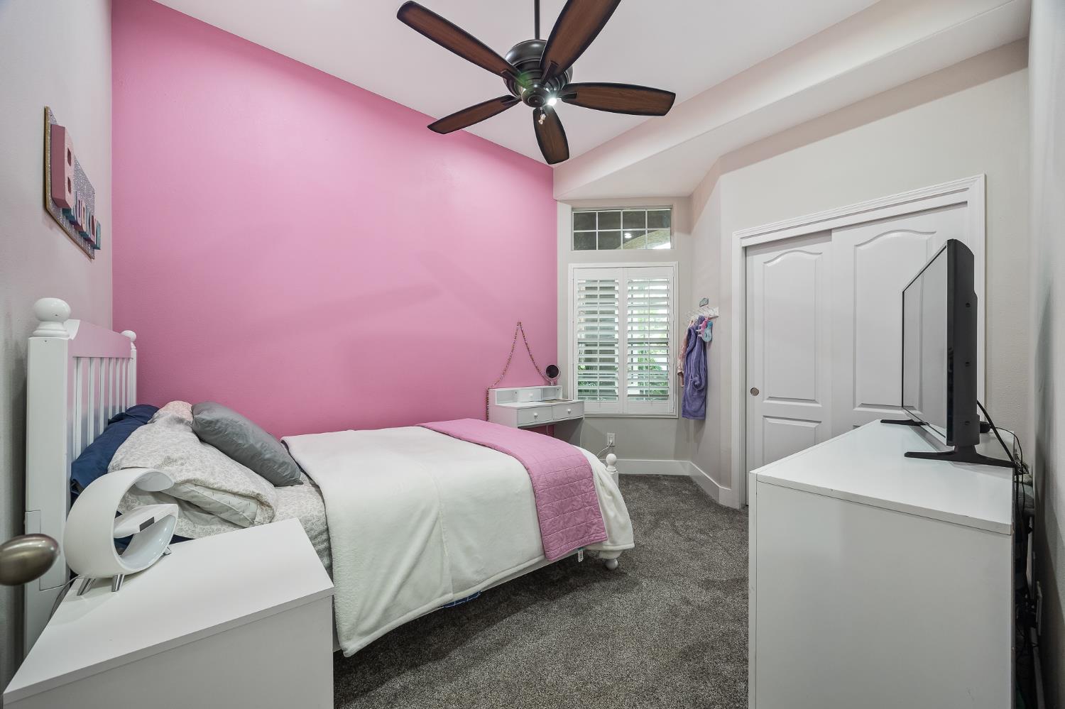 6168 N Stockdale Dr, Fresno, CA 93722