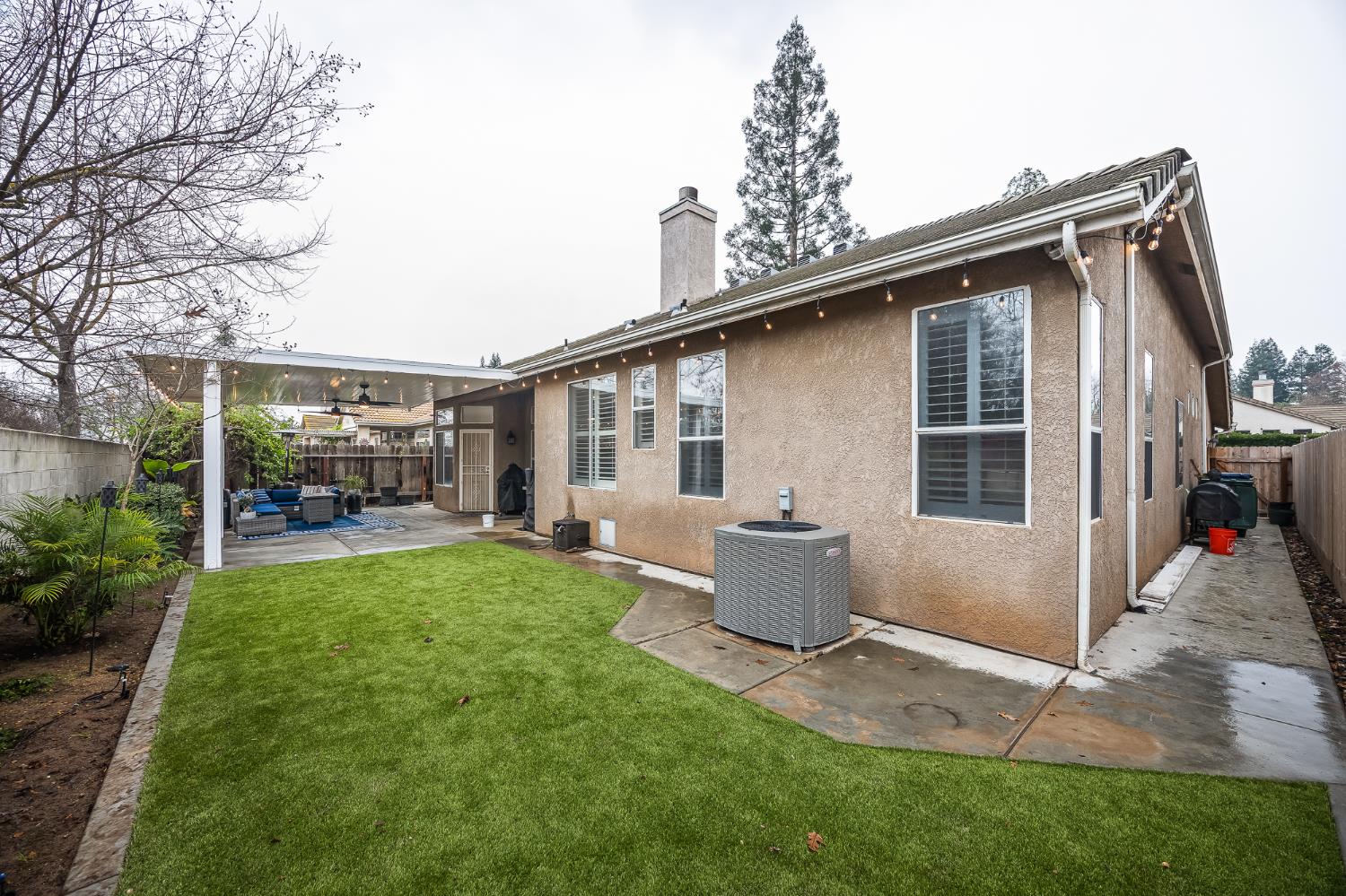 6168 N Stockdale Dr, Fresno, CA 93722