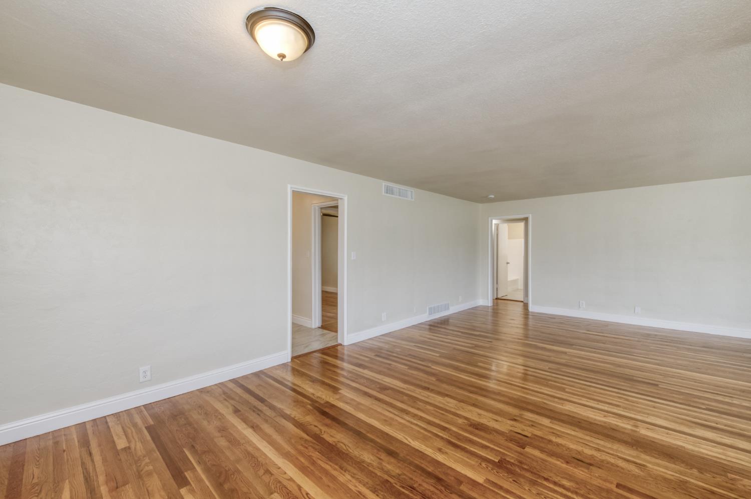 3938 E Michigan Ave, Fresno, CA 93703