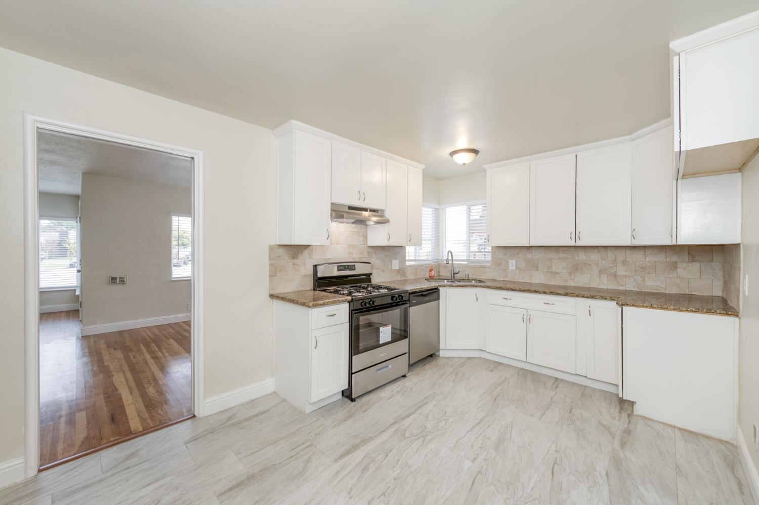 3938 E Michigan Ave, Fresno, CA 93703