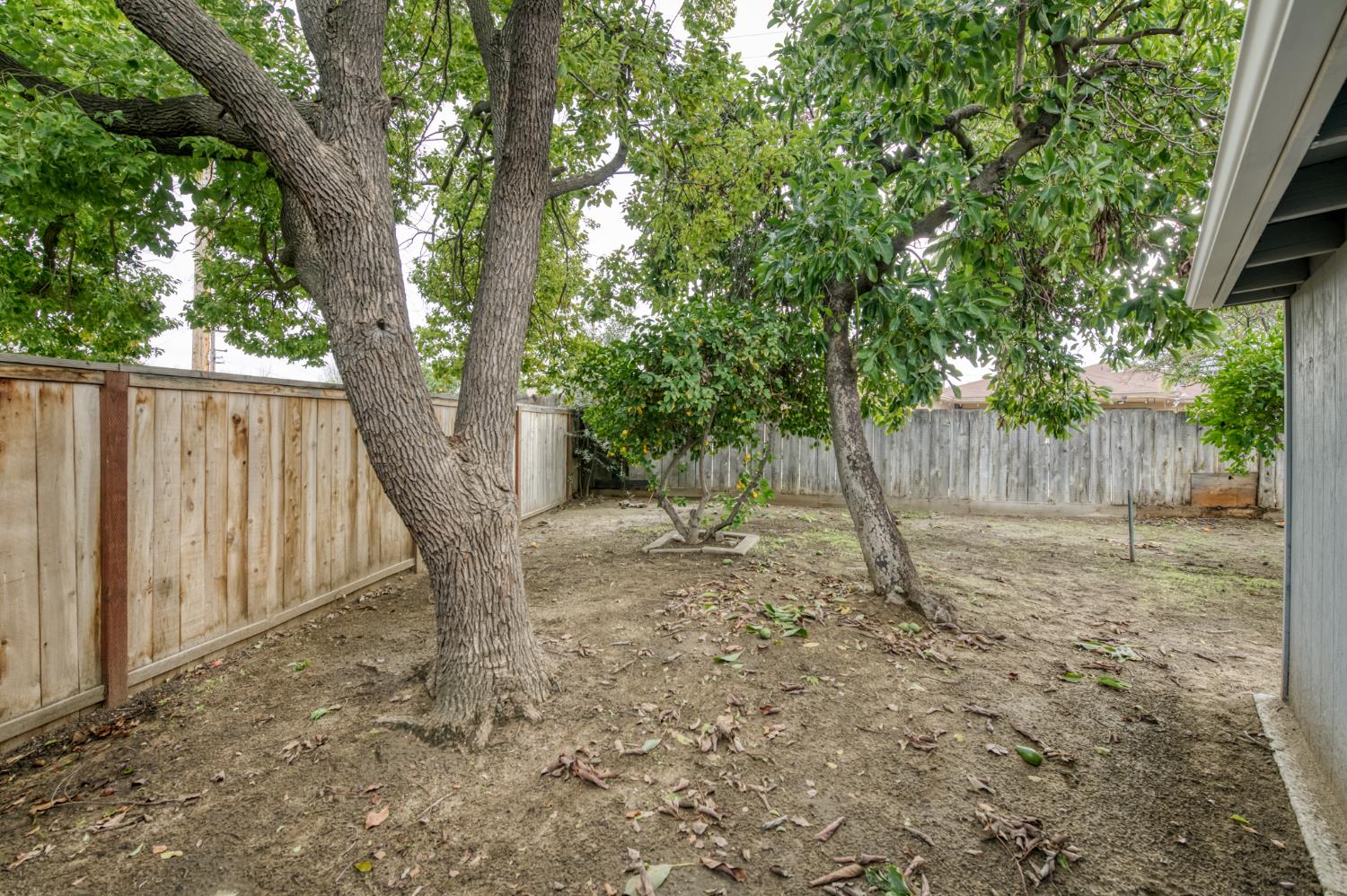 3938 E Michigan Ave, Fresno, CA 93703