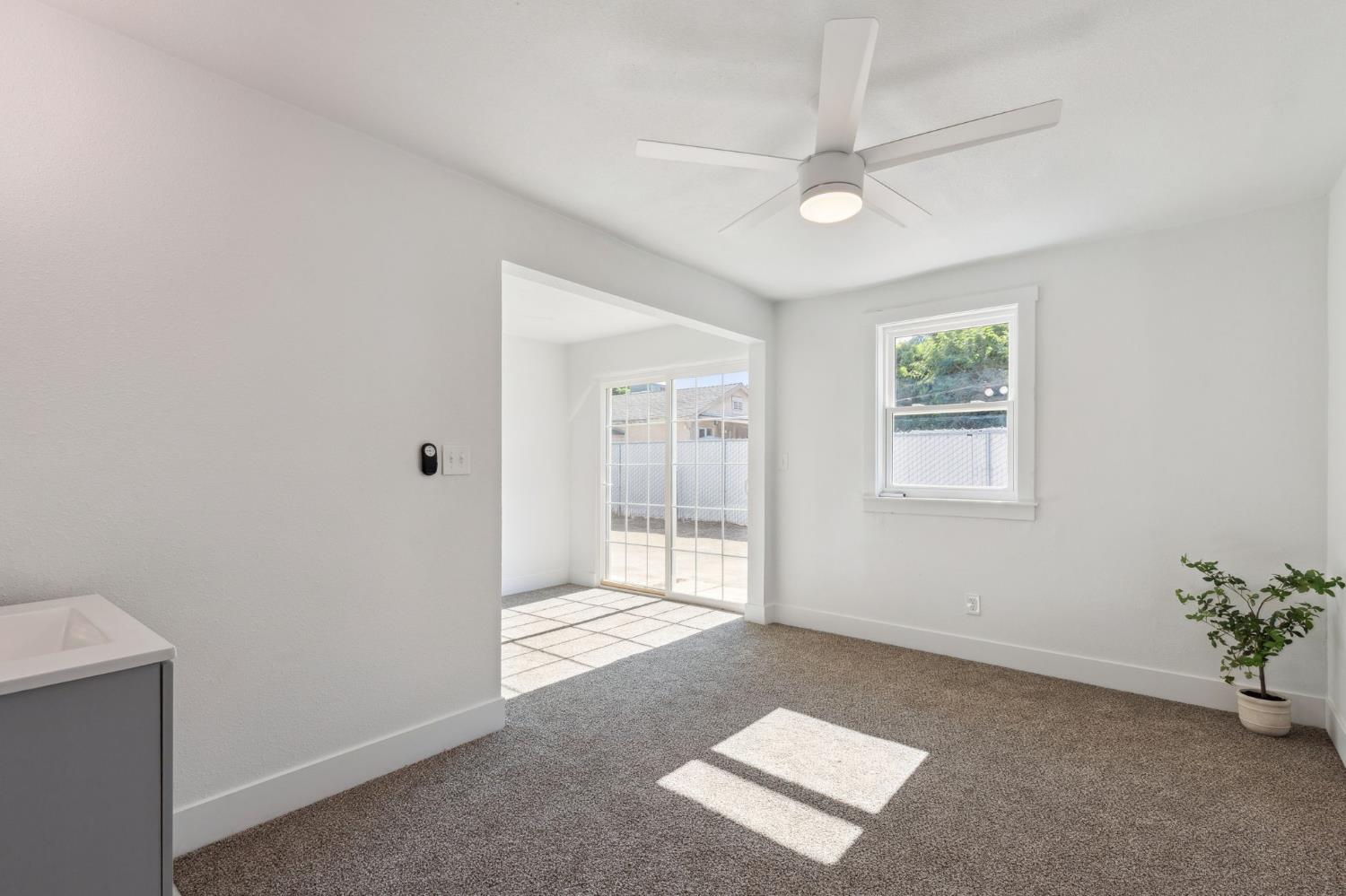 4749 E Montecito Ave, Fresno, CA 93702