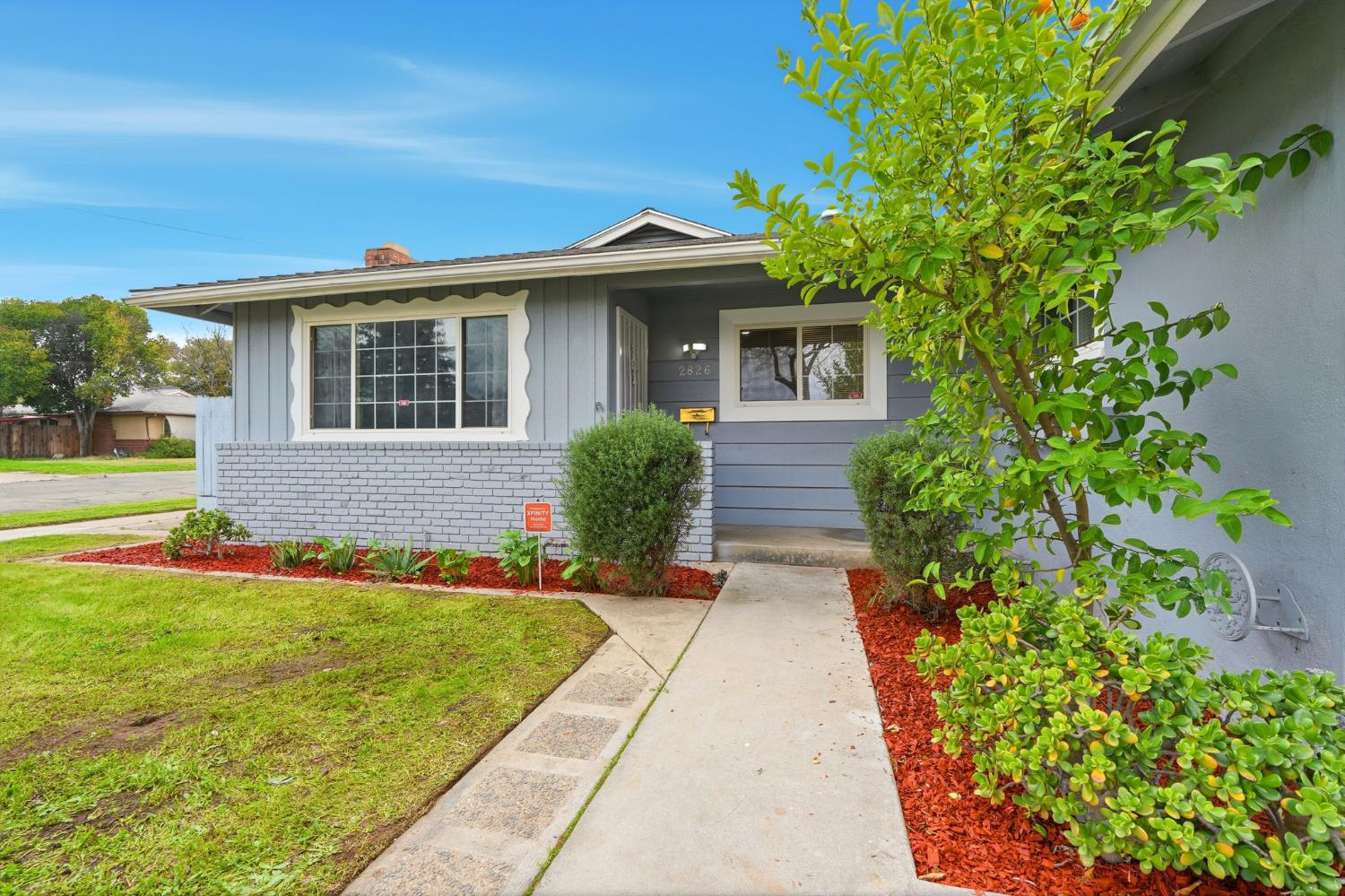 2826 E Hampton Way, Fresno, CA 93726