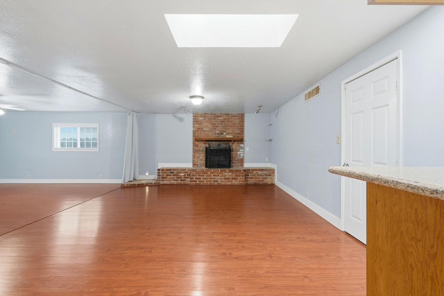 2826 E Hampton Way, Fresno, CA 93726