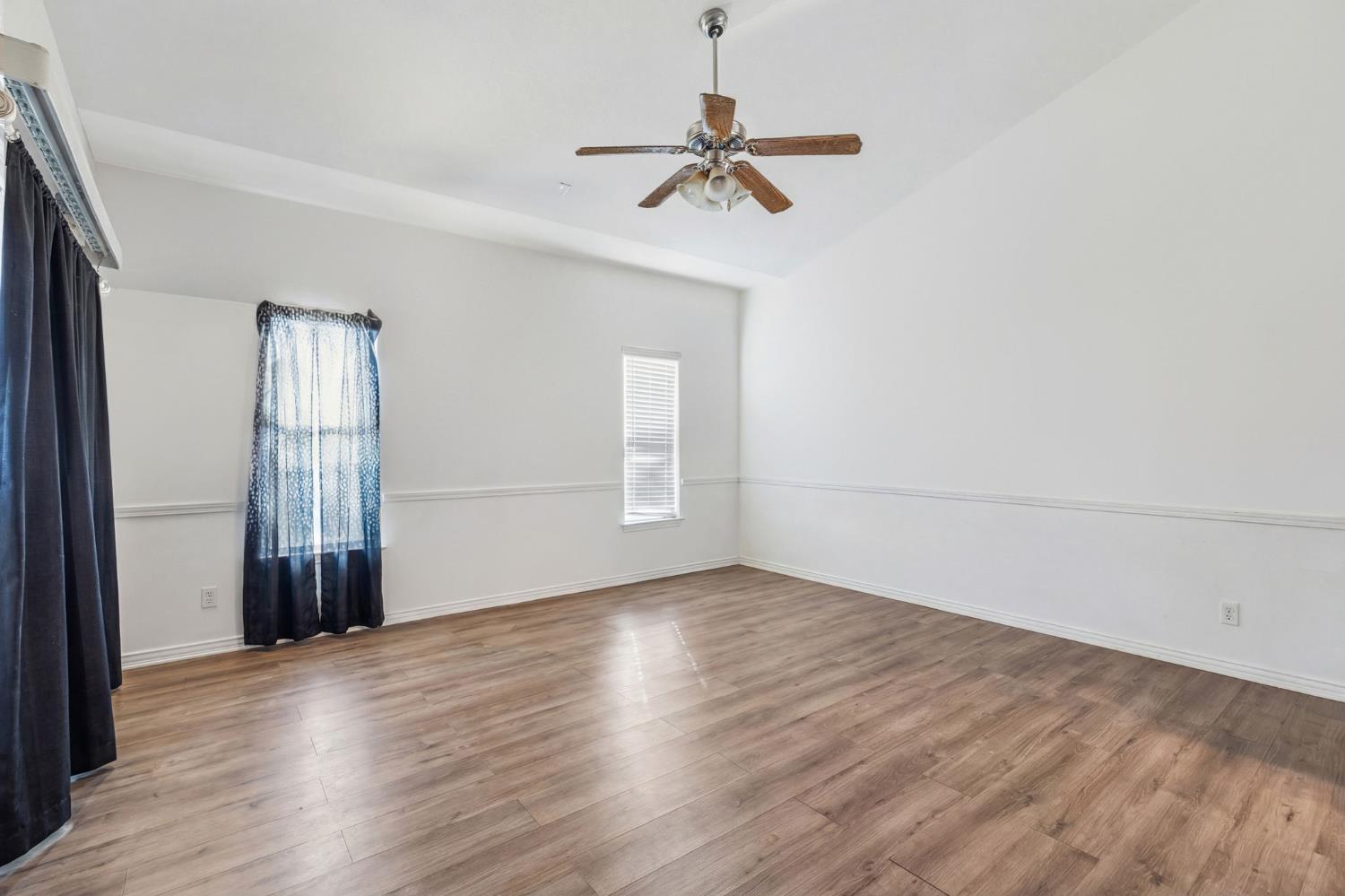 6540 N Bain Ave, Fresno, CA 93722