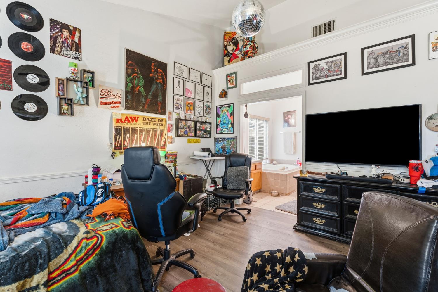 6540 N Bain Ave, Fresno, CA 93722