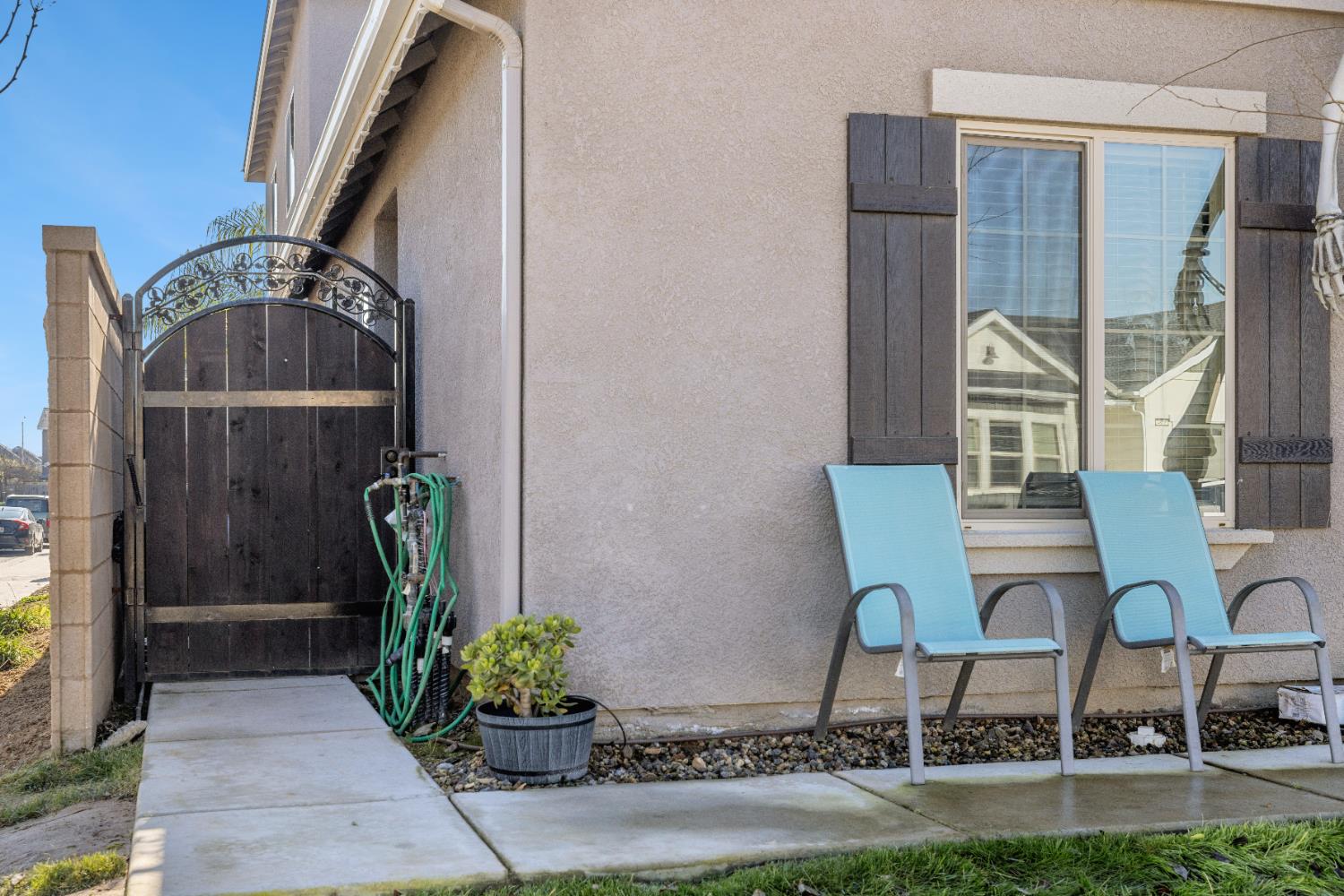 5265 W Lamona Ave, Fresno, CA 93722