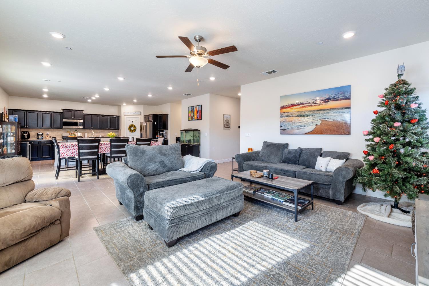 5265 W Lamona Ave, Fresno, CA 93722