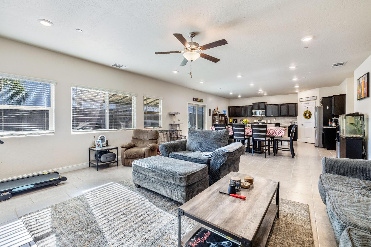 5265 W Lamona Ave, Fresno, CA 93722