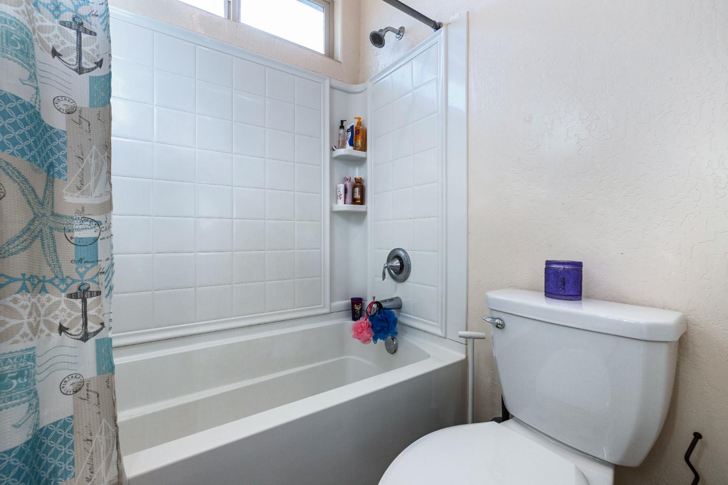 5265 W Lamona Ave, Fresno, CA 93722