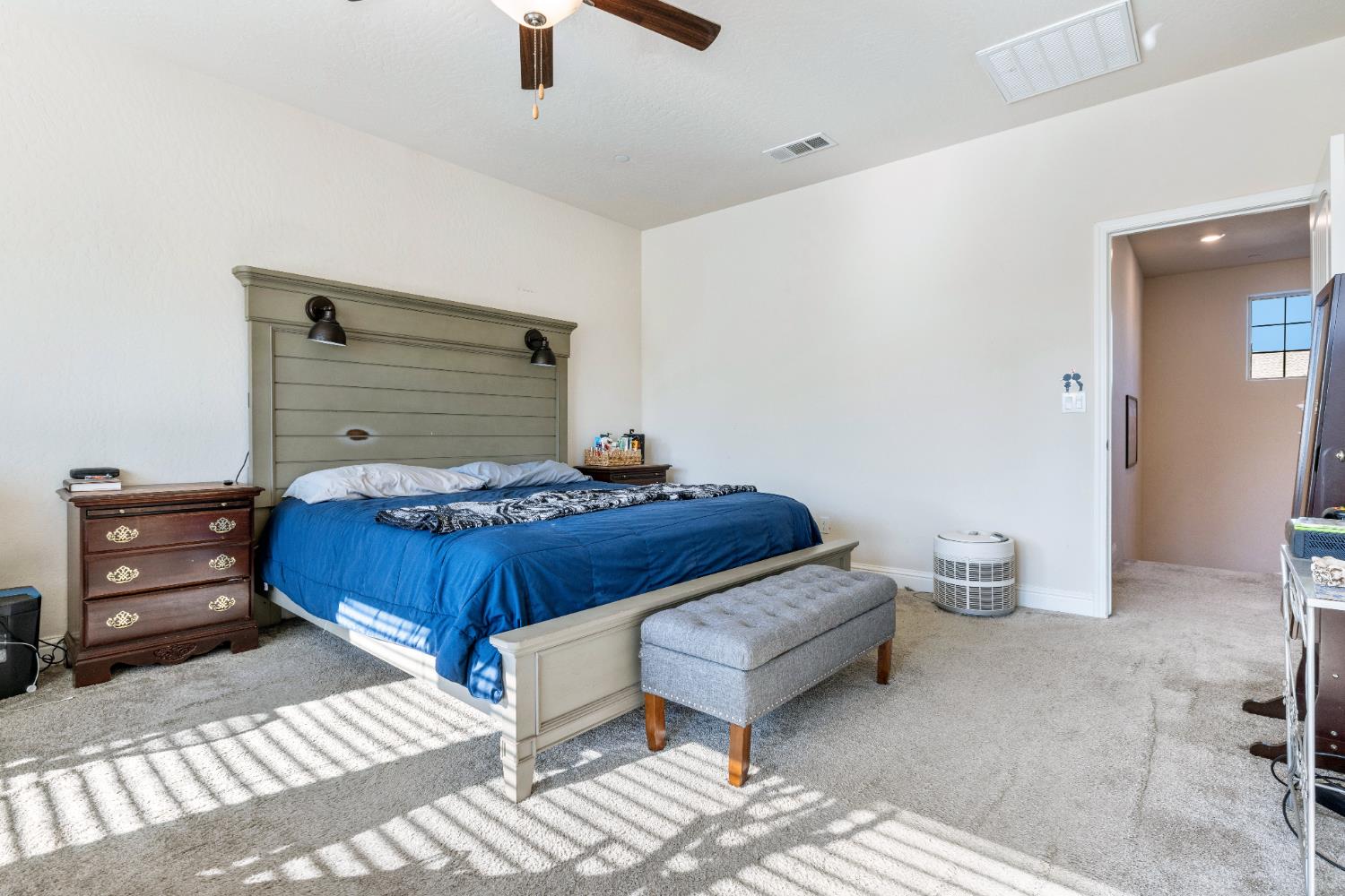 5265 W Lamona Ave, Fresno, CA 93722