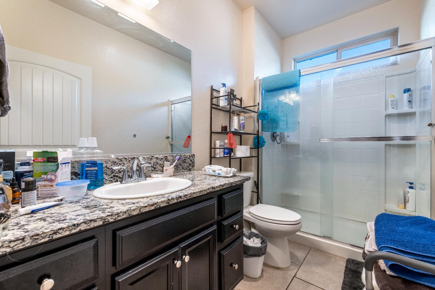 5265 W Lamona Ave, Fresno, CA 93722