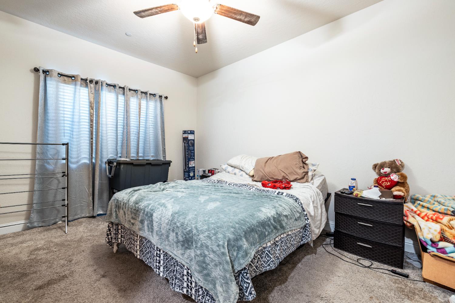 5265 W Lamona Ave, Fresno, CA 93722