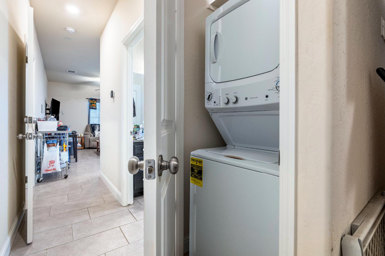 5265 W Lamona Ave, Fresno, CA 93722