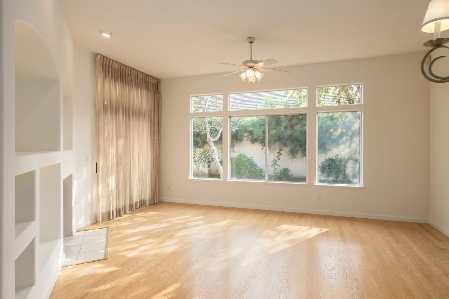 2151 W Via Le Fontane, Fresno, CA 93711