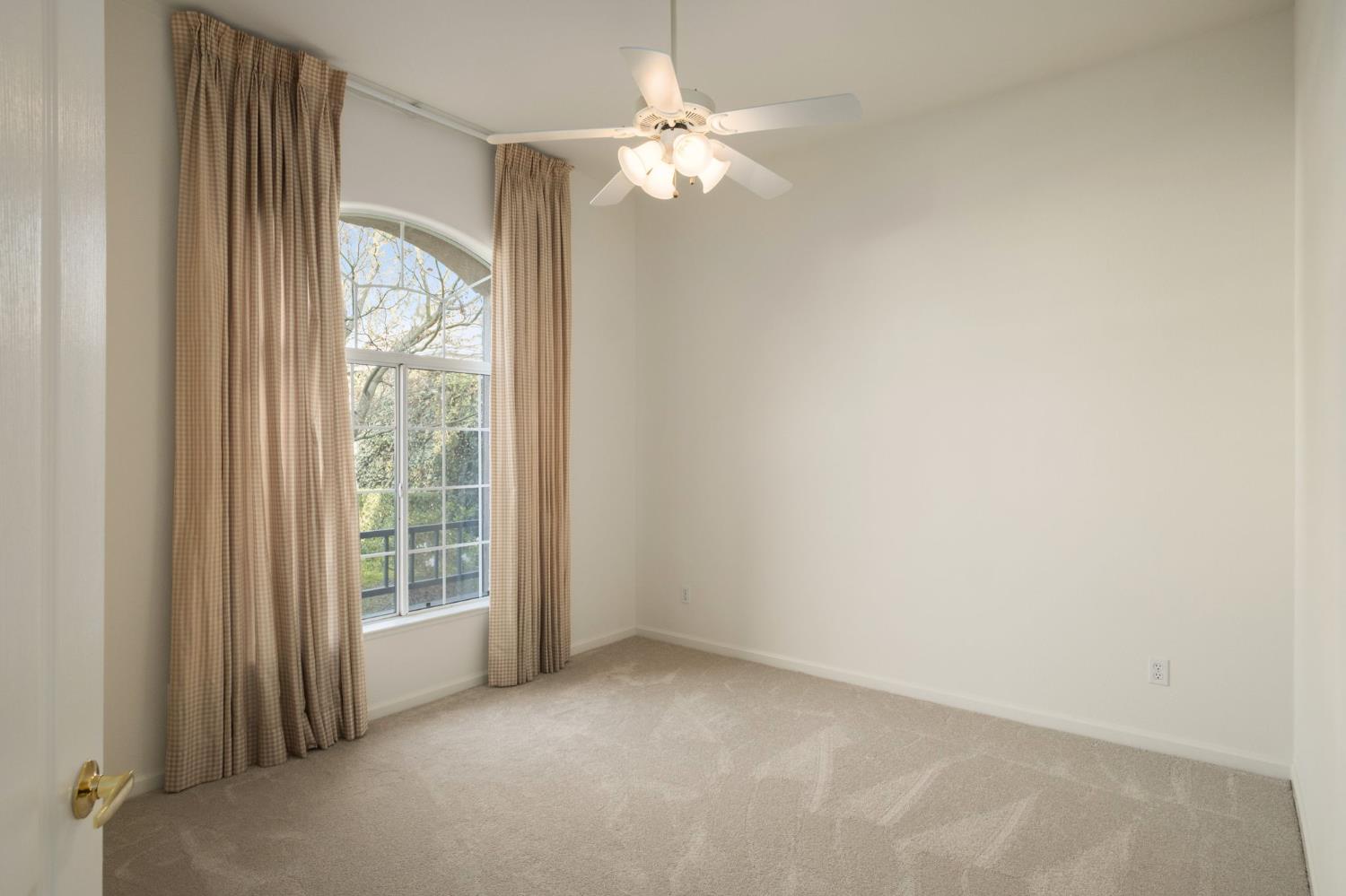 2151 W Via Le Fontane, Fresno, CA 93711