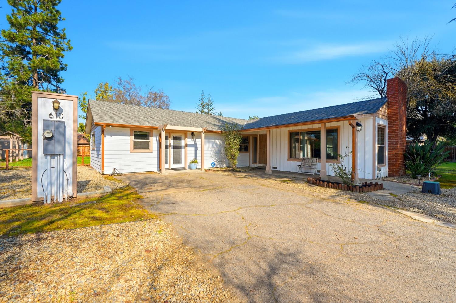 610 W Barstow, Fresno, CA 93704