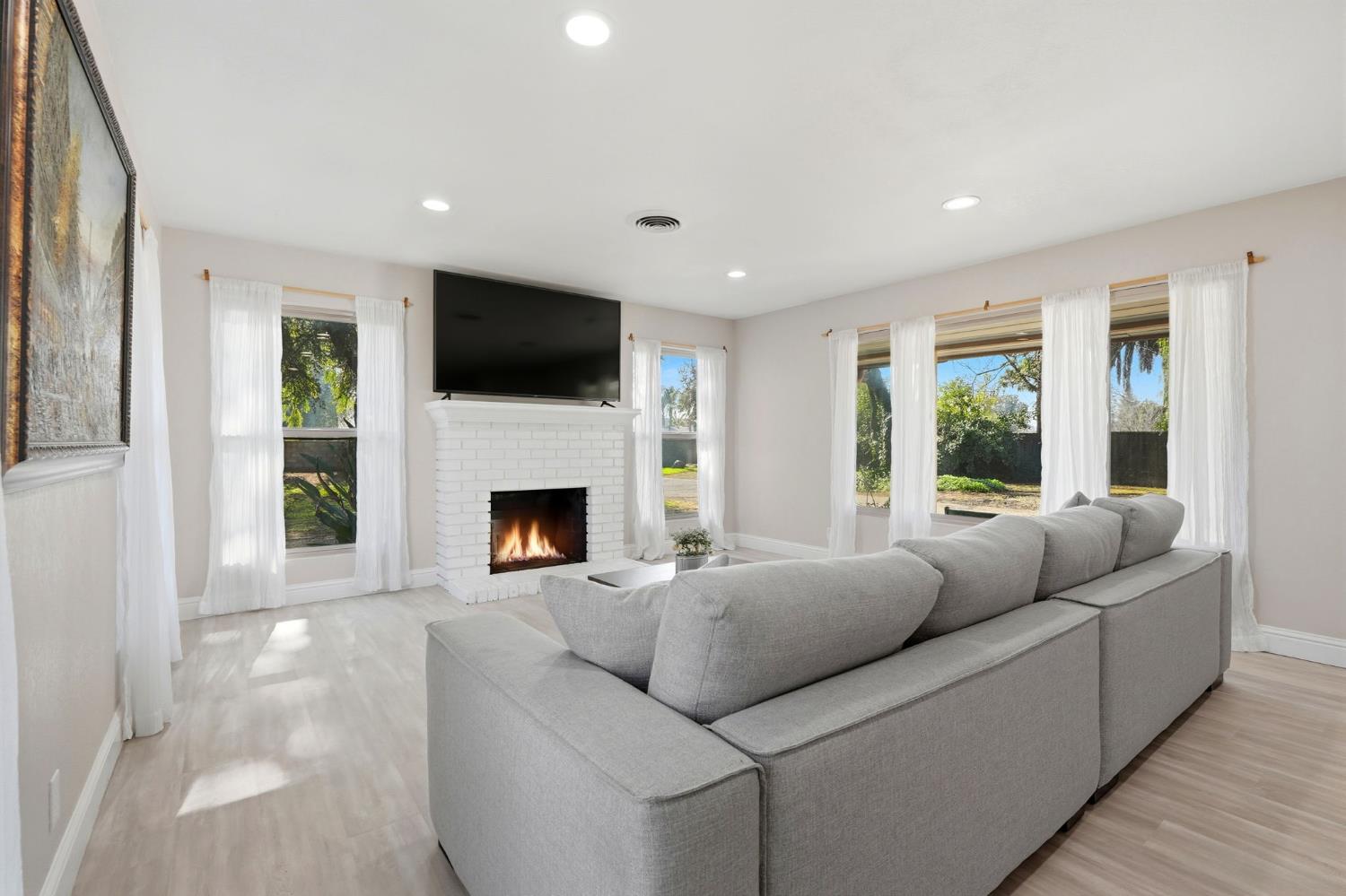 610 W Barstow, Fresno, CA 93704