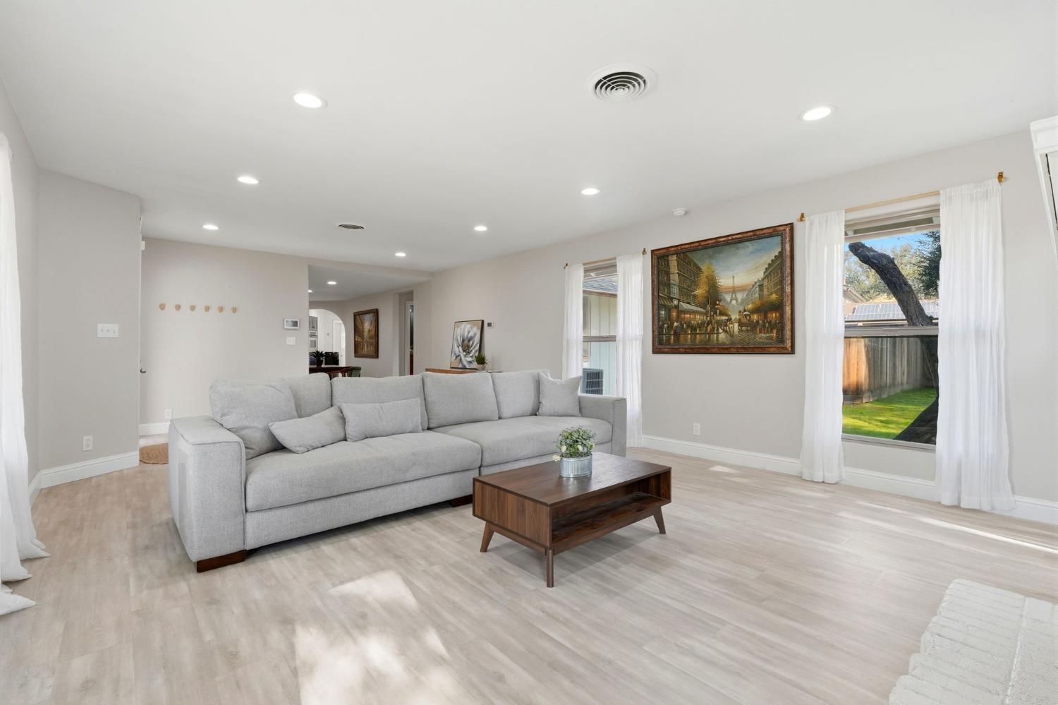 610 W Barstow, Fresno, CA 93704