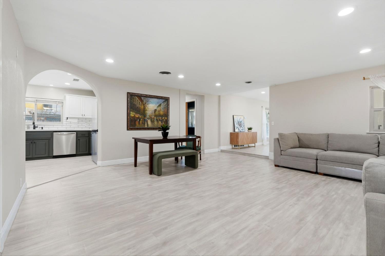 610 W Barstow, Fresno, CA 93704